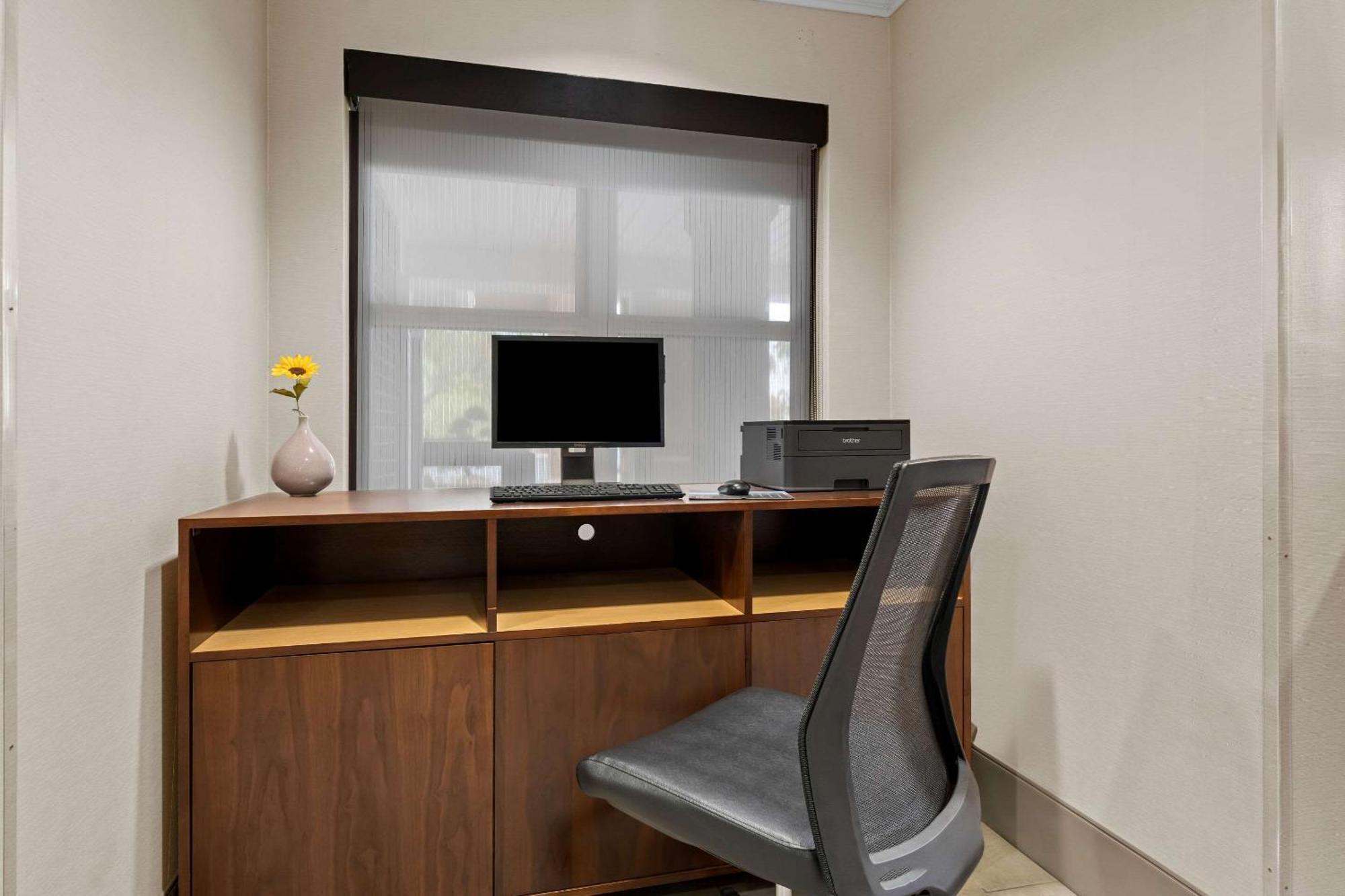 Country Inn & Suites By Radisson, Macon North, Ga Екстериор снимка